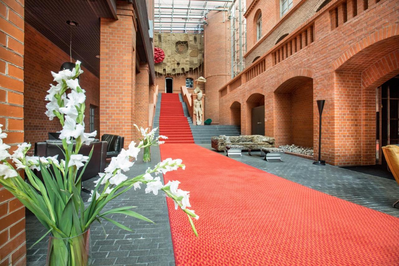 Hotel Blow Up Hall 5050 Познань Екстер'єр фото